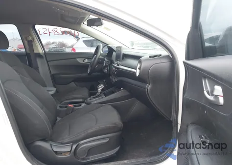 2020 Kia Forte Lxs z USA, uszkodzony, nr VIN 3KPF24AD6LE256720